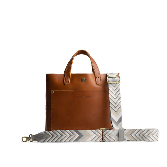 Fog Gray | Strap with chevron pattern and brass-toned hardware
