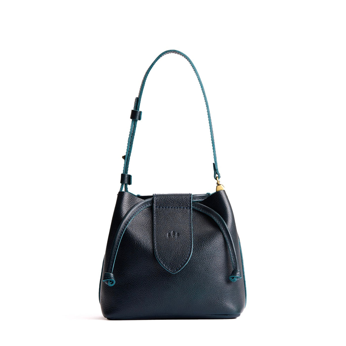 Boreal*Small | Symmetrical leather bag with leather drawstring closure and adjustable shoulder strap
