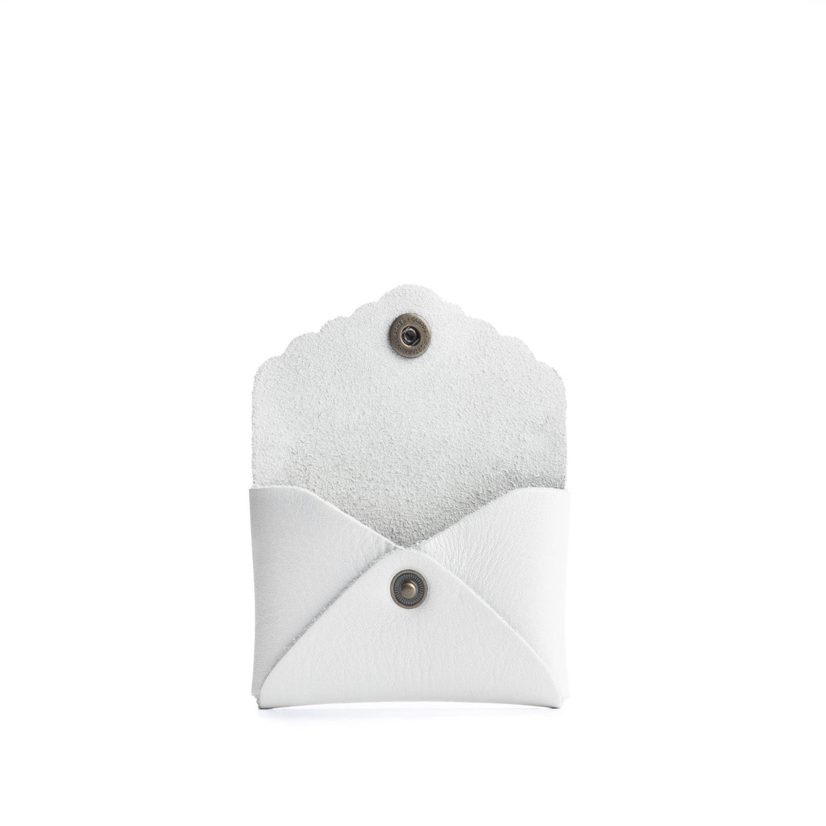 Pearl | Small leather wallet with scalloped edge open