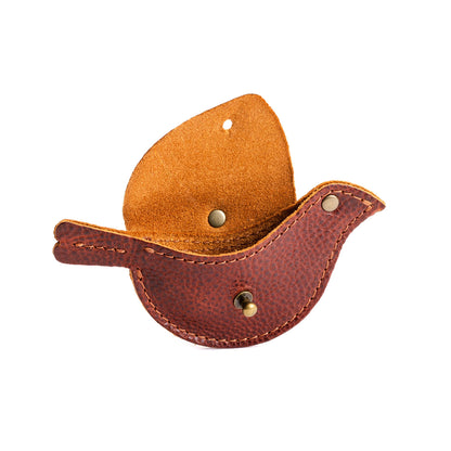 Nutmeg | Bird shaped pouch with button closure and lobster clasp