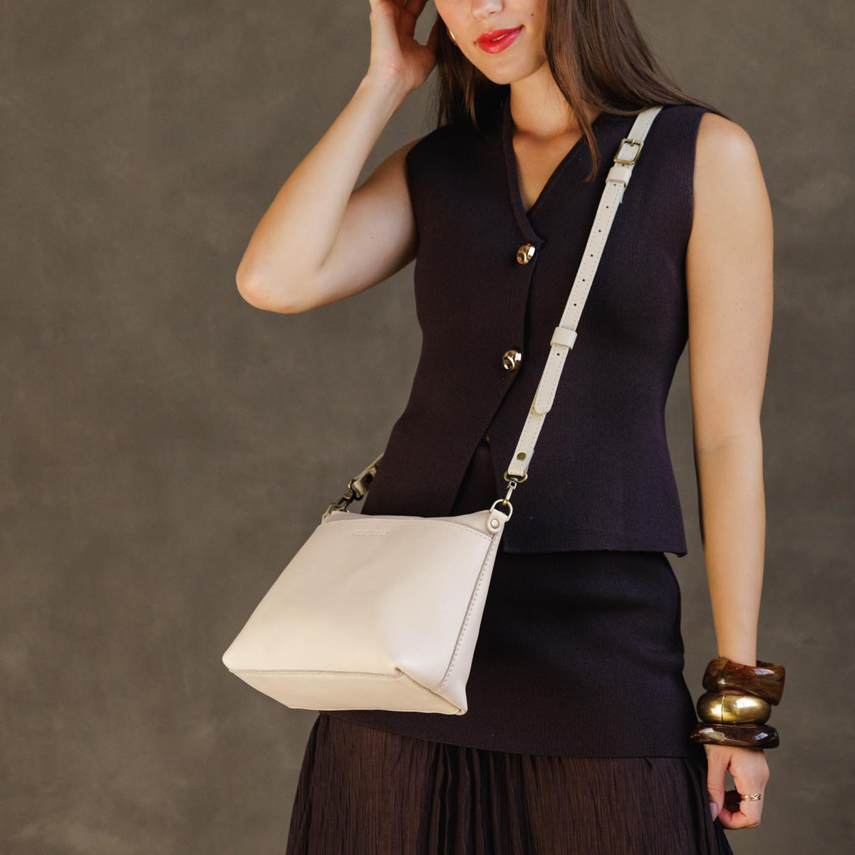 Bone*Large | Zip top crossbody bag with detachable strap
