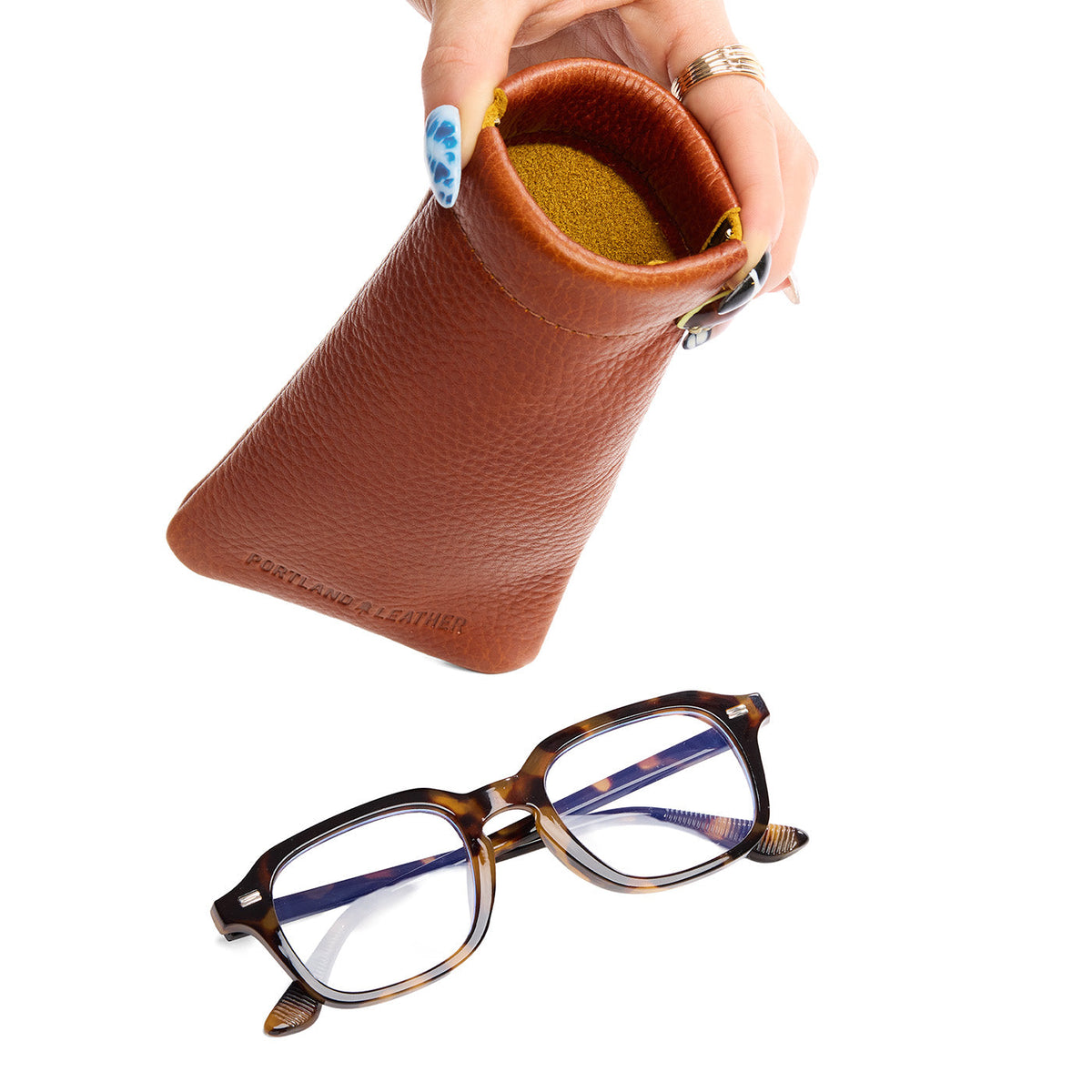 Sienna | Leather glasses case with hidden metal spring closure