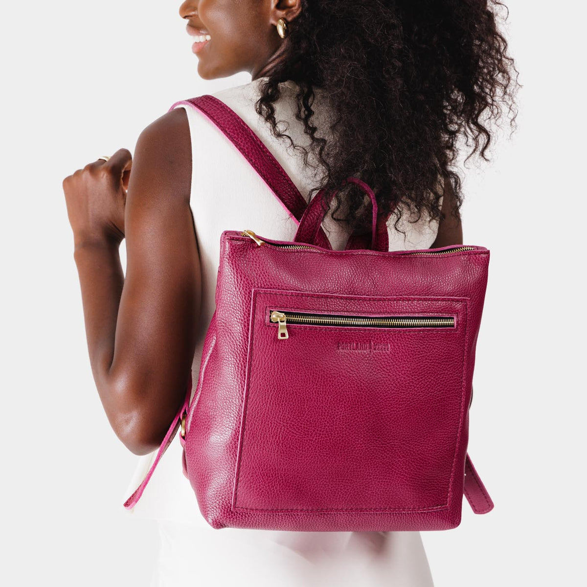 Cosmo*Large | Model wearing square slim leather tote backpack